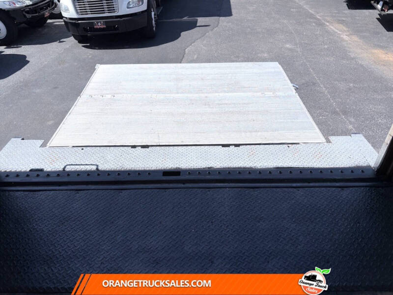 2020 Freightliner M2 106