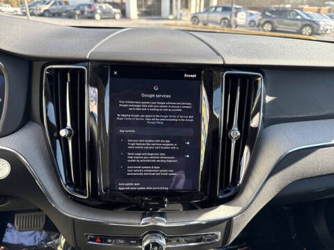 2025 Volvo XC60 B5 Plus Dark Theme