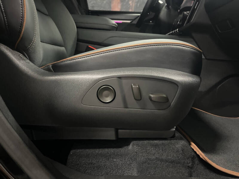 2024 GMC Acadia AT4