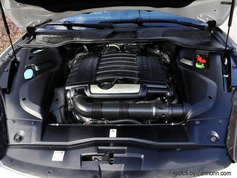 2017 Porsche Cayenne Platinum Edition