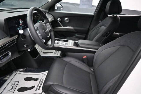 2025 Genesis GV60 Standard