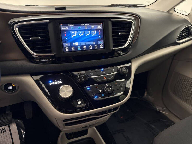 2018 Chrysler Pacifica LX