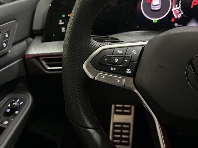 2025 Volkswagen Golf GTI SE