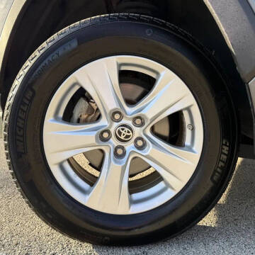 2021 Toyota RAV4 Hybrid LE