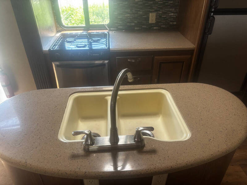 2017 Forest River 31 BKIS Wildwood