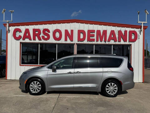 2017 Chrysler Pacifica Touring Plus