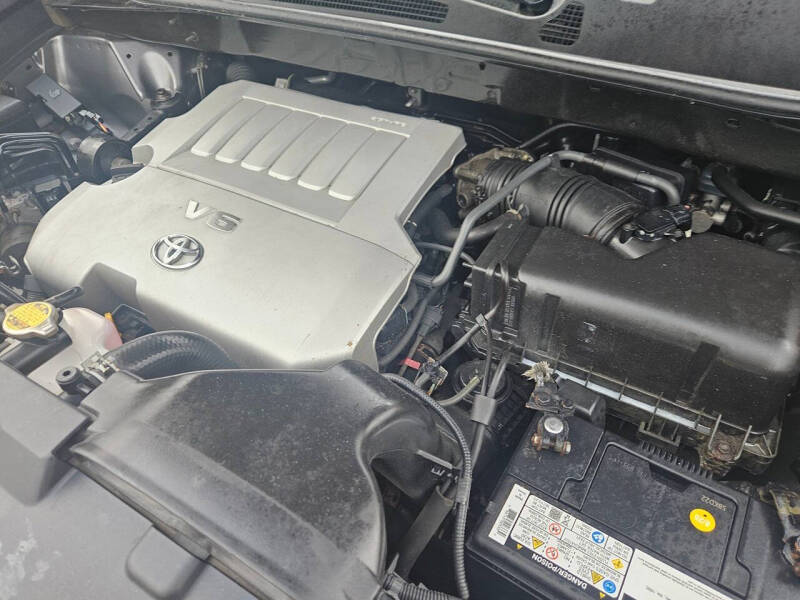 2011 Toyota Highlander SE