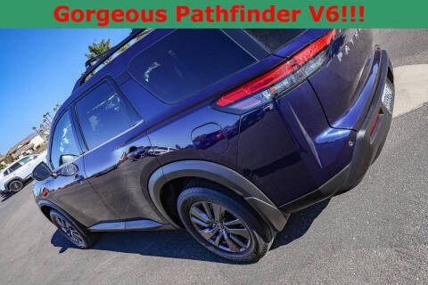 2022 Nissan Pathfinder SV