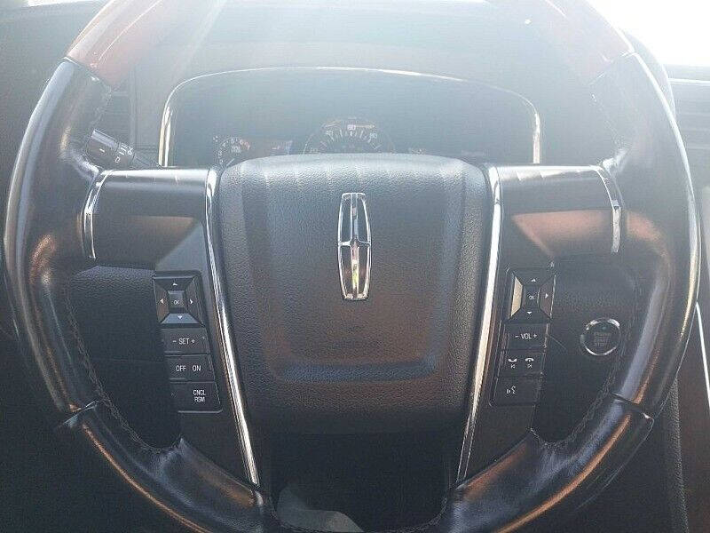 2017 Lincoln Navigator Select
