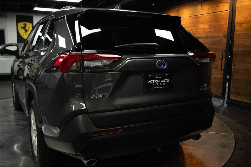 2020 Toyota RAV4 Hybrid XLE