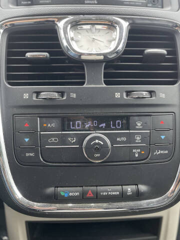 2015 Chrysler Town and Country Touring