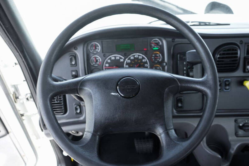 2019 Freightliner M2 106