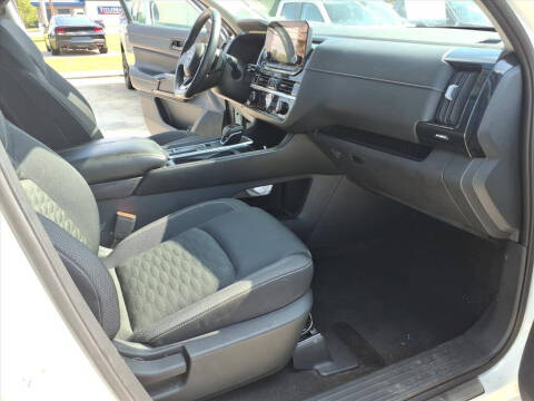 2023 Nissan Pathfinder SV