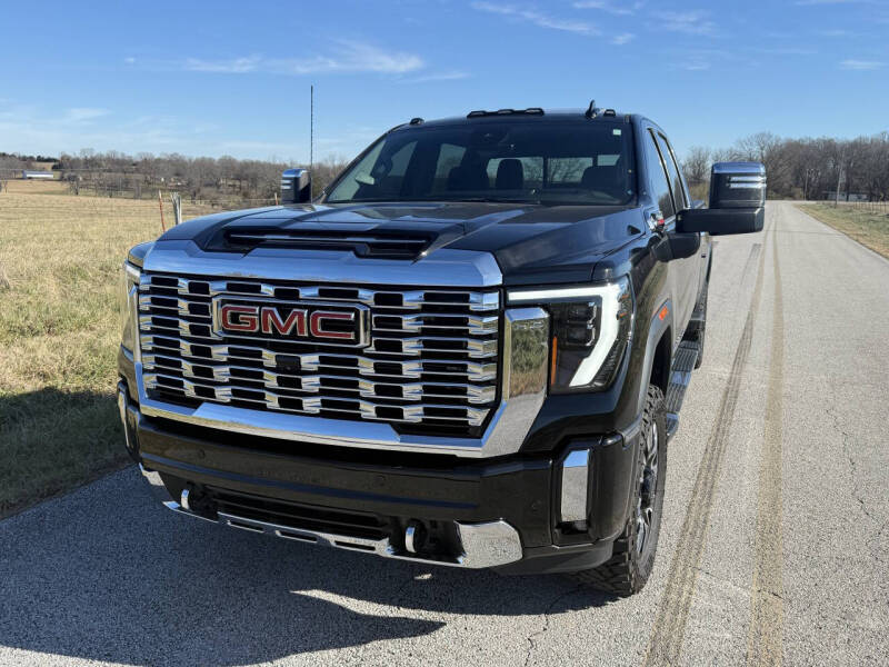 2024 GMC Sierra 2500HD Denali's photo
