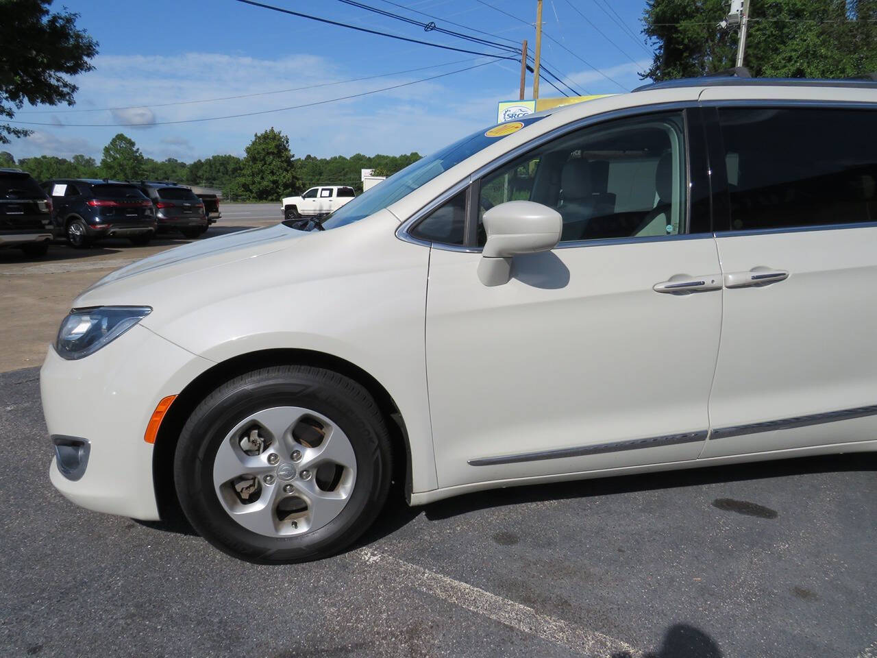 2017 Chrysler Pacifica for sale at Colbert's Auto Outlet in Hickory, NC