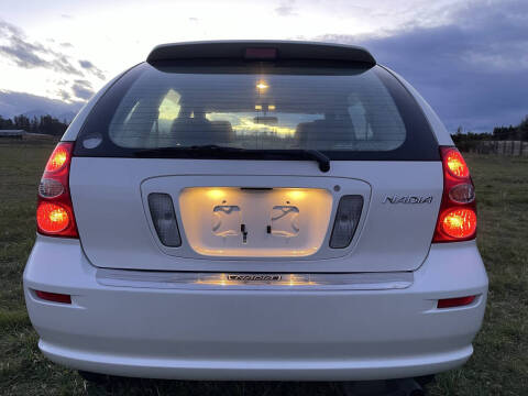 2000 Toyota Nadia