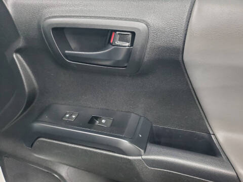 2022 Toyota Tacoma SR