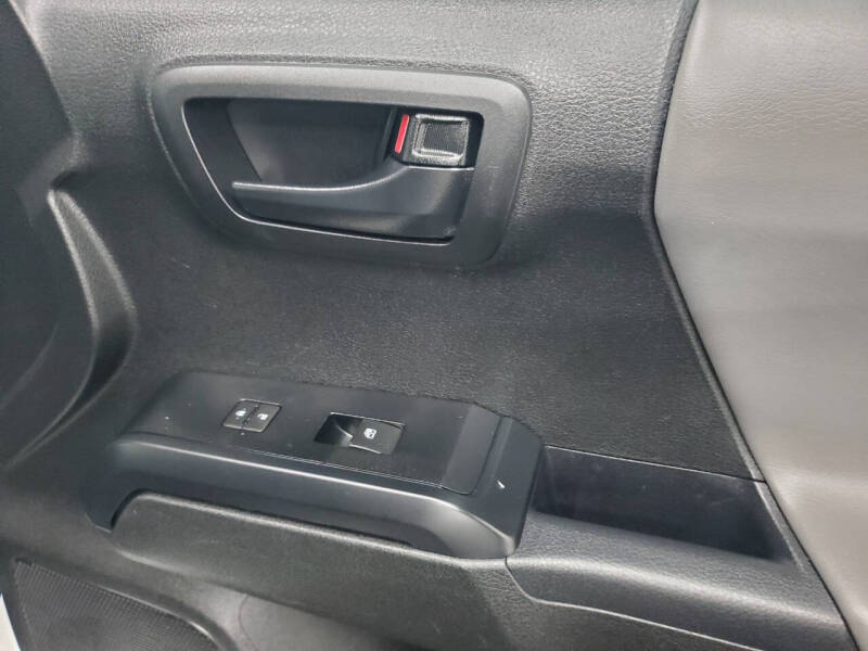 2022 Toyota Tacoma SR