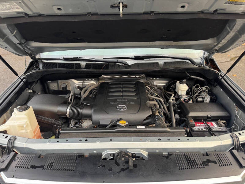 2017 Toyota Tundra SR5