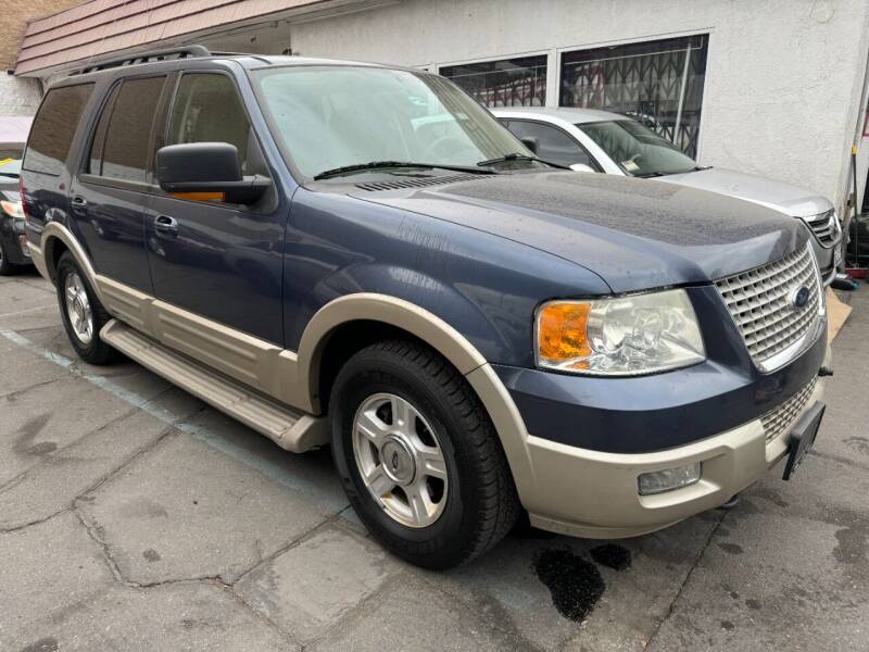 2005 Ford Expedition for sale at UNITED AUTO MART CA in Arleta CA