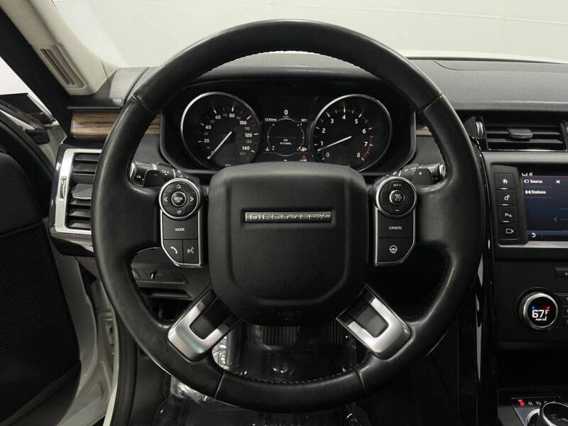 2017 Land Rover Discovery SE