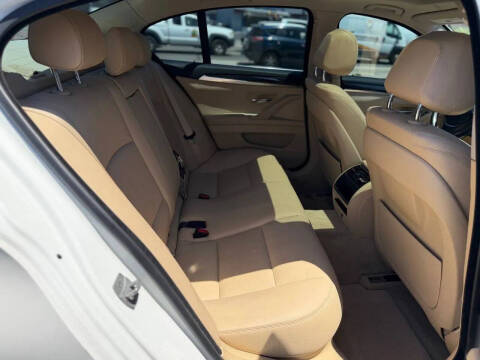 2015 BMW 5 Series 528i