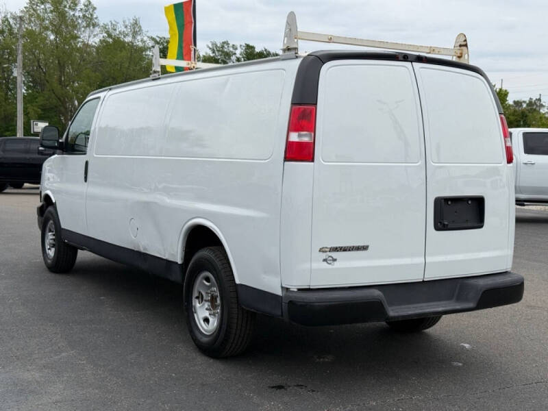 2019 Chevrolet Express 2500