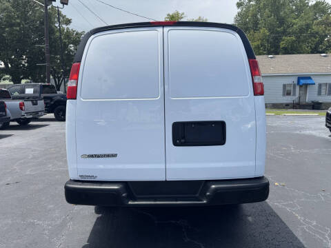 2021 Chevrolet Express 2500