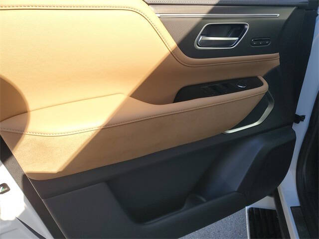 2026 Infiniti QX80 Luxe