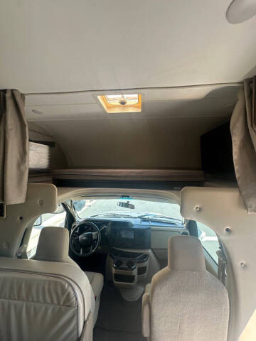 2022 Thor Motor Coach FOUR WINDS 22B