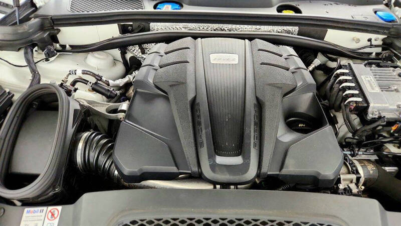 2023 Porsche Macan S