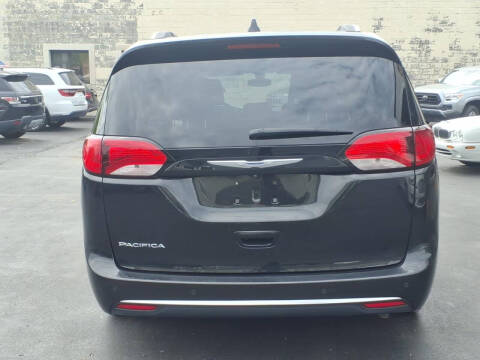 2018 Chrysler Pacifica Touring L