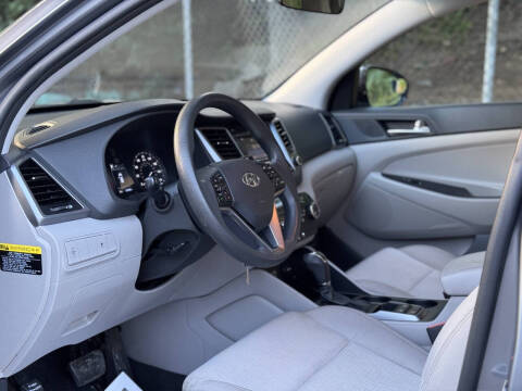 2016 Hyundai Tucson SE