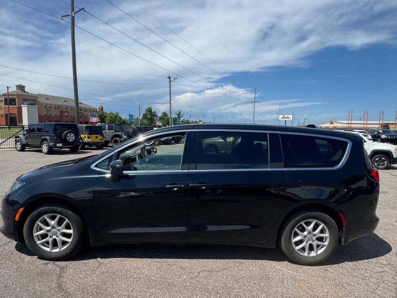 2017 Chrysler Pacifica LX