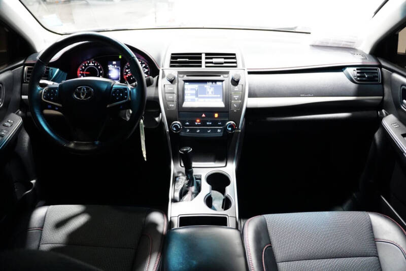 2016 Toyota Camry SE
