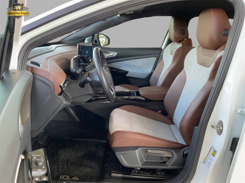 2023 Volkswagen ID.4 Pro