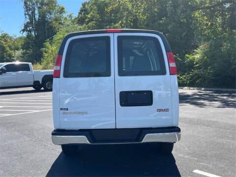 2022 GMC Savana 2500