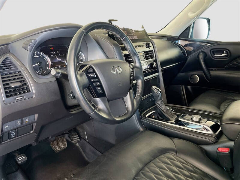 2022 Infiniti QX80 Luxe