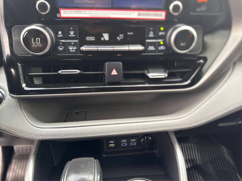 2022 Toyota Highlander LE