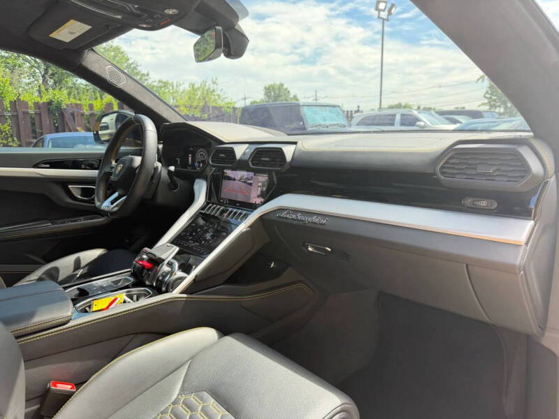 2020 Lamborghini Urus