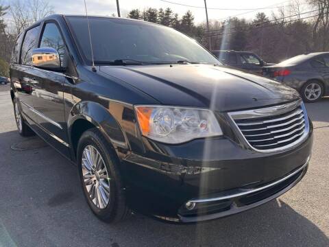 2013 Chrysler Town and Country for sale at Dracut's Car Connection in Methuen MA