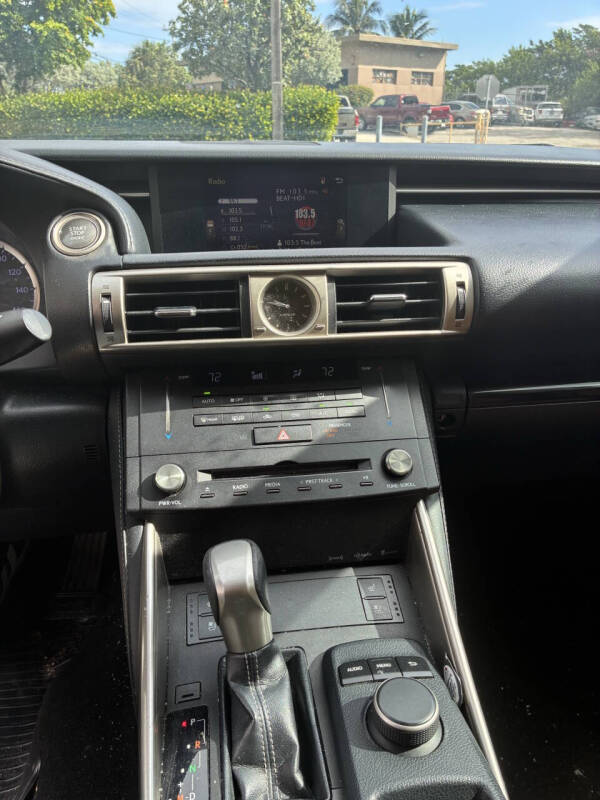 2016 Lexus IS 300