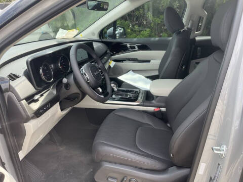 2024 Kia Carnival EX