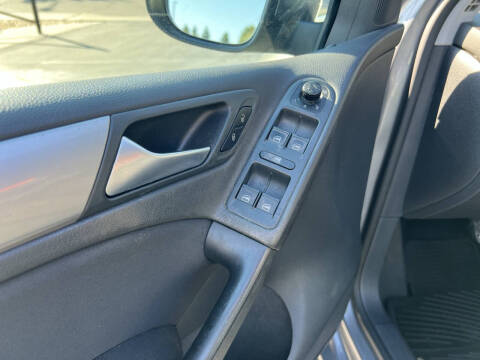 2012 Volkswagen Golf 2.5L PZEV