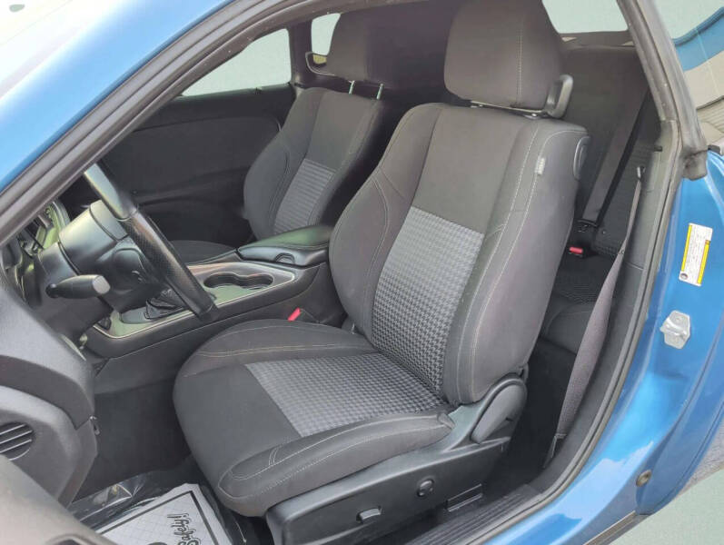 2022 Dodge Challenger SXT