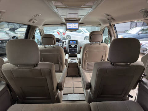 2012 Chrysler Town and Country Touring
