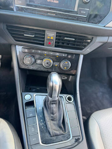 2019 Volkswagen Jetta R-Line