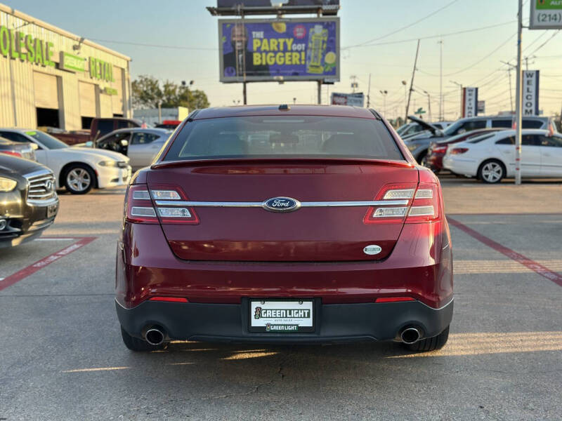 2015 Ford Taurus SEL