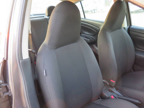 2015 Nissan Versa 1.6 S Plus