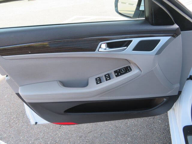 2015 Hyundai Genesis